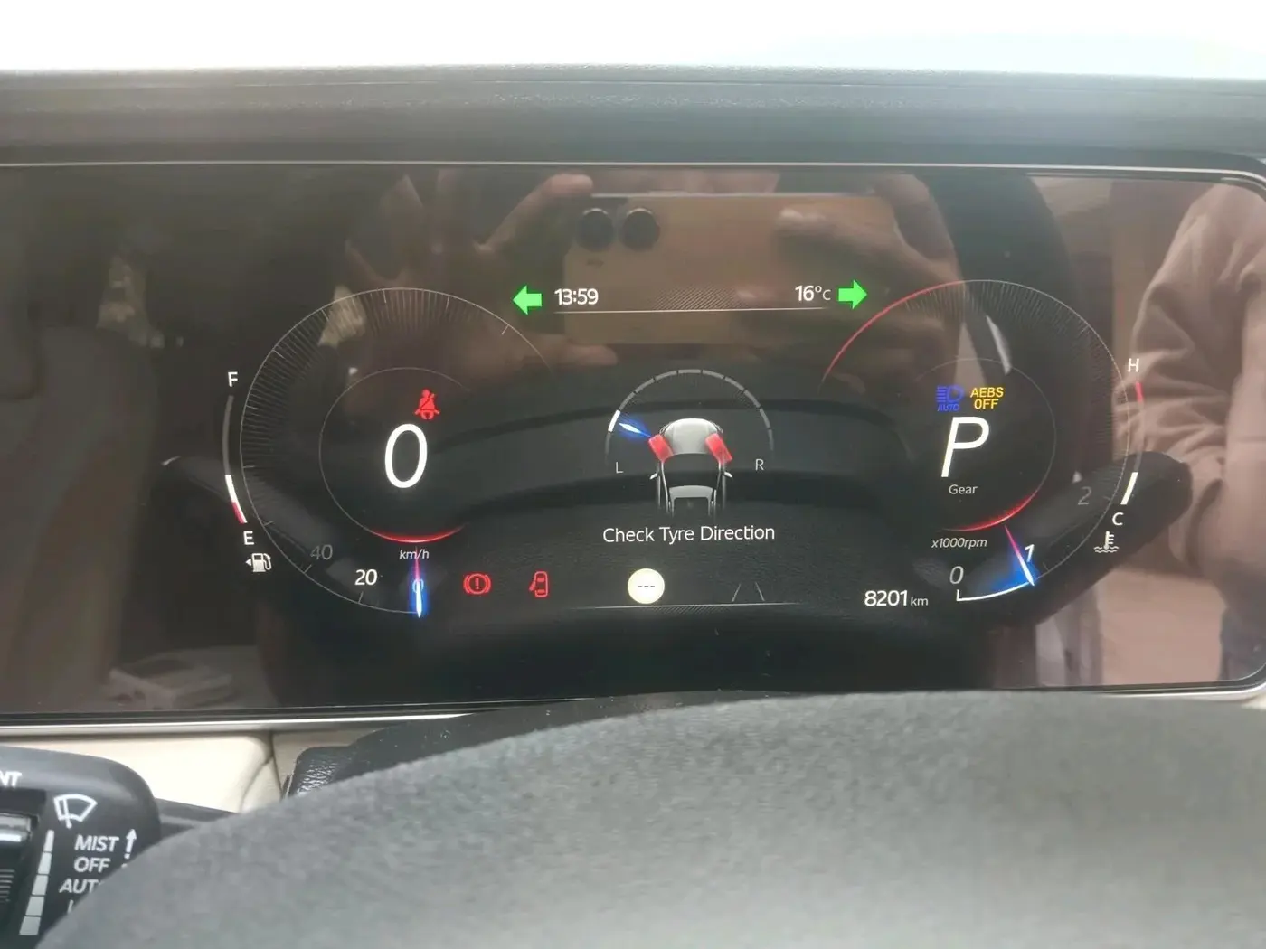 2024 Mahindra XUV700 AX 7 LUXURY P AT 7 STR, Petrol, Automatic, 8,201 km, interior