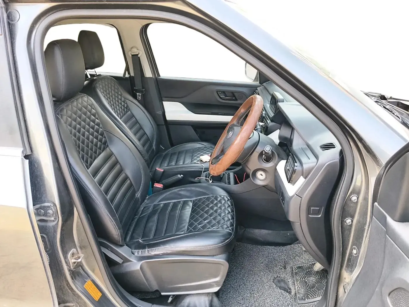 2022 Tata PUNCH PURE MT, Petrol, Manual, 20,700 km, interior