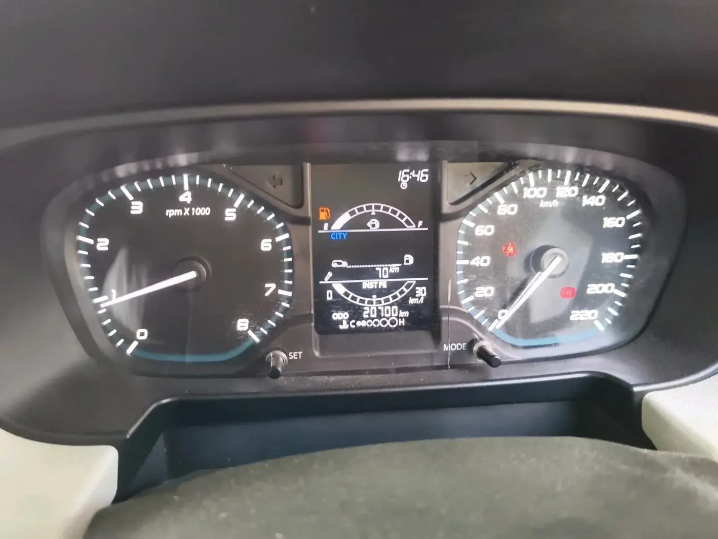 2022 Tata PUNCH PURE MT, Petrol, Manual, 20,700 km, interior
