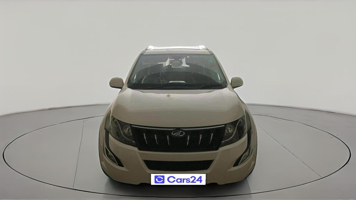 2017 Mahindra XUV500 W9 AT 1.99, Diesel, Automatic, 96,704 km, exterior