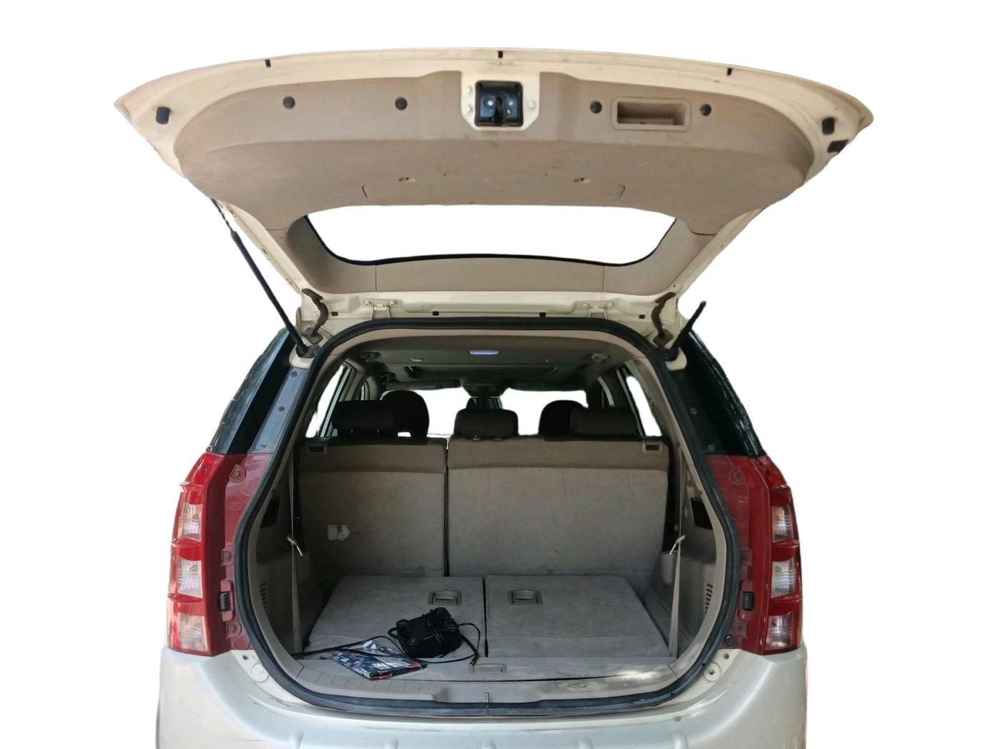 2017 Mahindra XUV500 W9 AT 1.99, Diesel, Automatic, 96,704 km, exterior