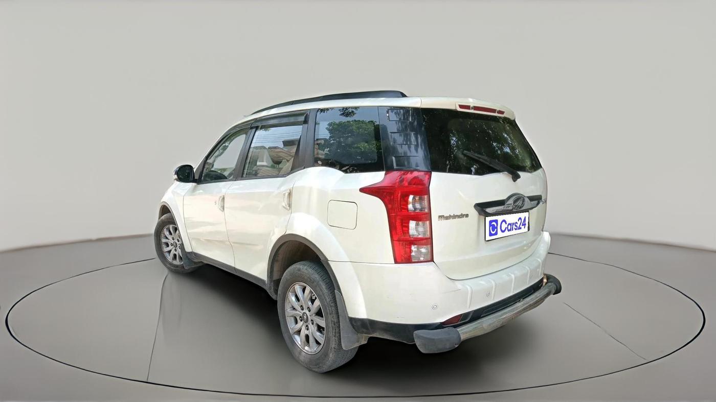2017 Mahindra XUV500 W9 AT 1.99, Diesel, Automatic, 96,704 km, exterior