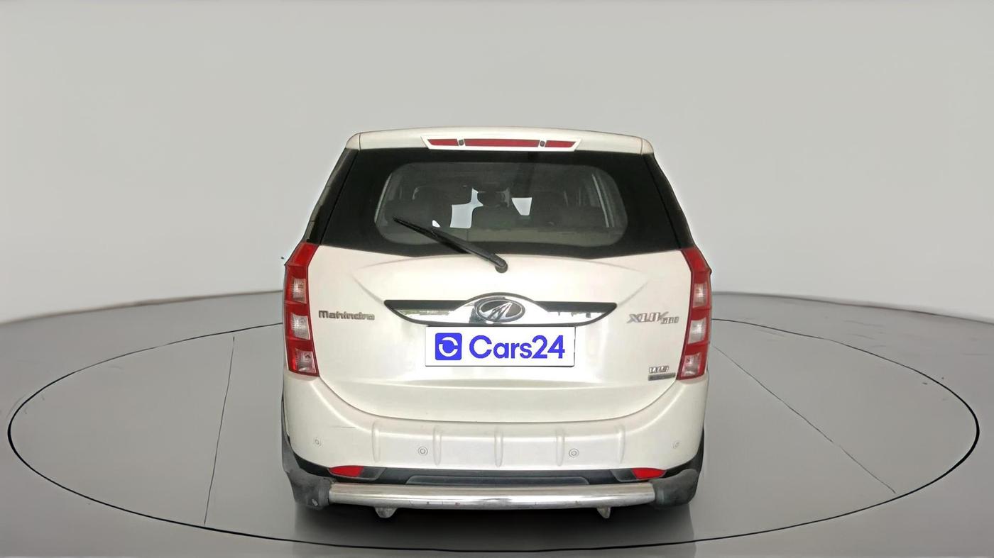 2017 Mahindra XUV500 W9 AT 1.99, Diesel, Automatic, 96,704 km, exterior