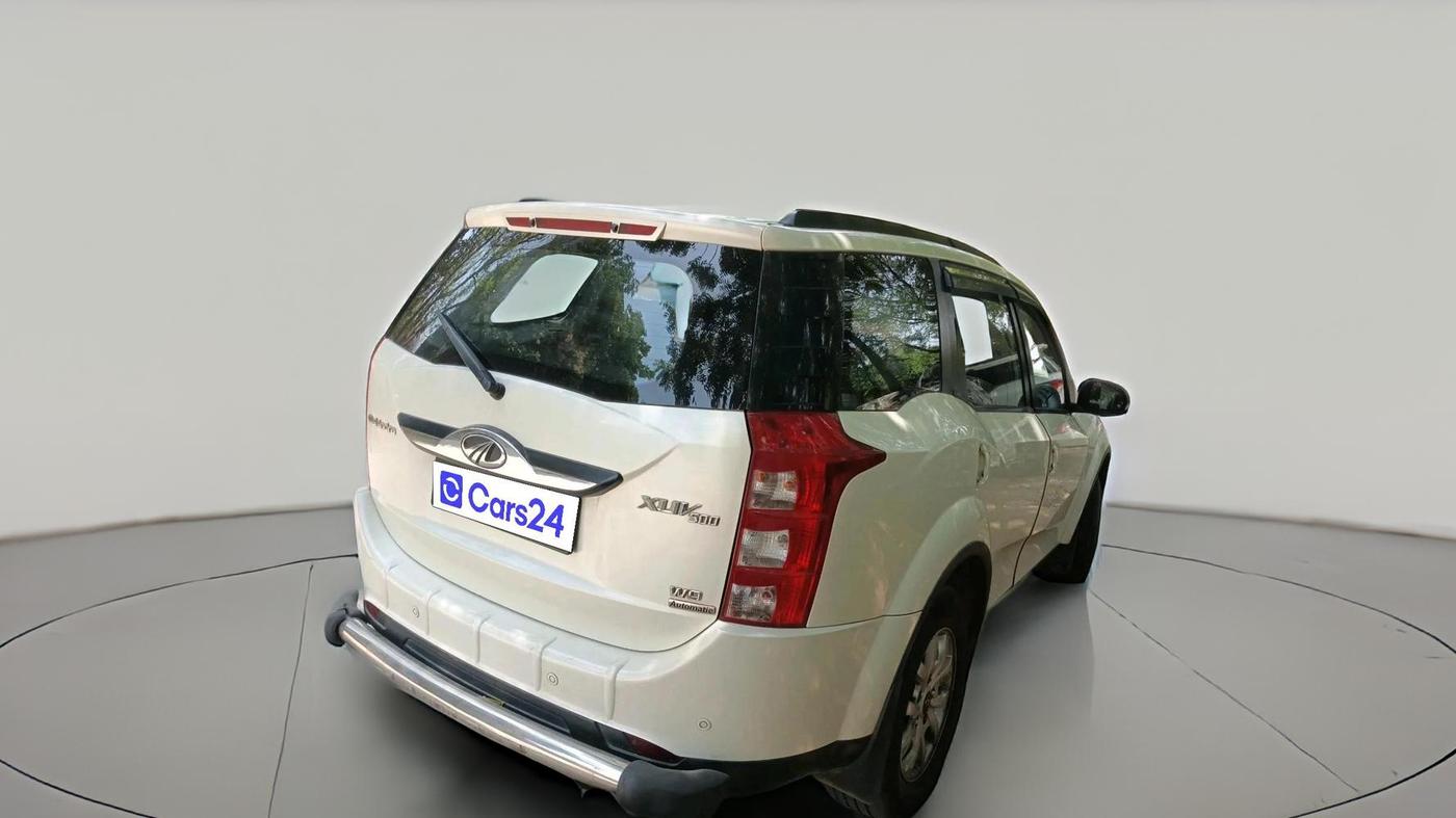 2017 Mahindra XUV500 W9 AT 1.99, Diesel, Automatic, 96,704 km, exterior