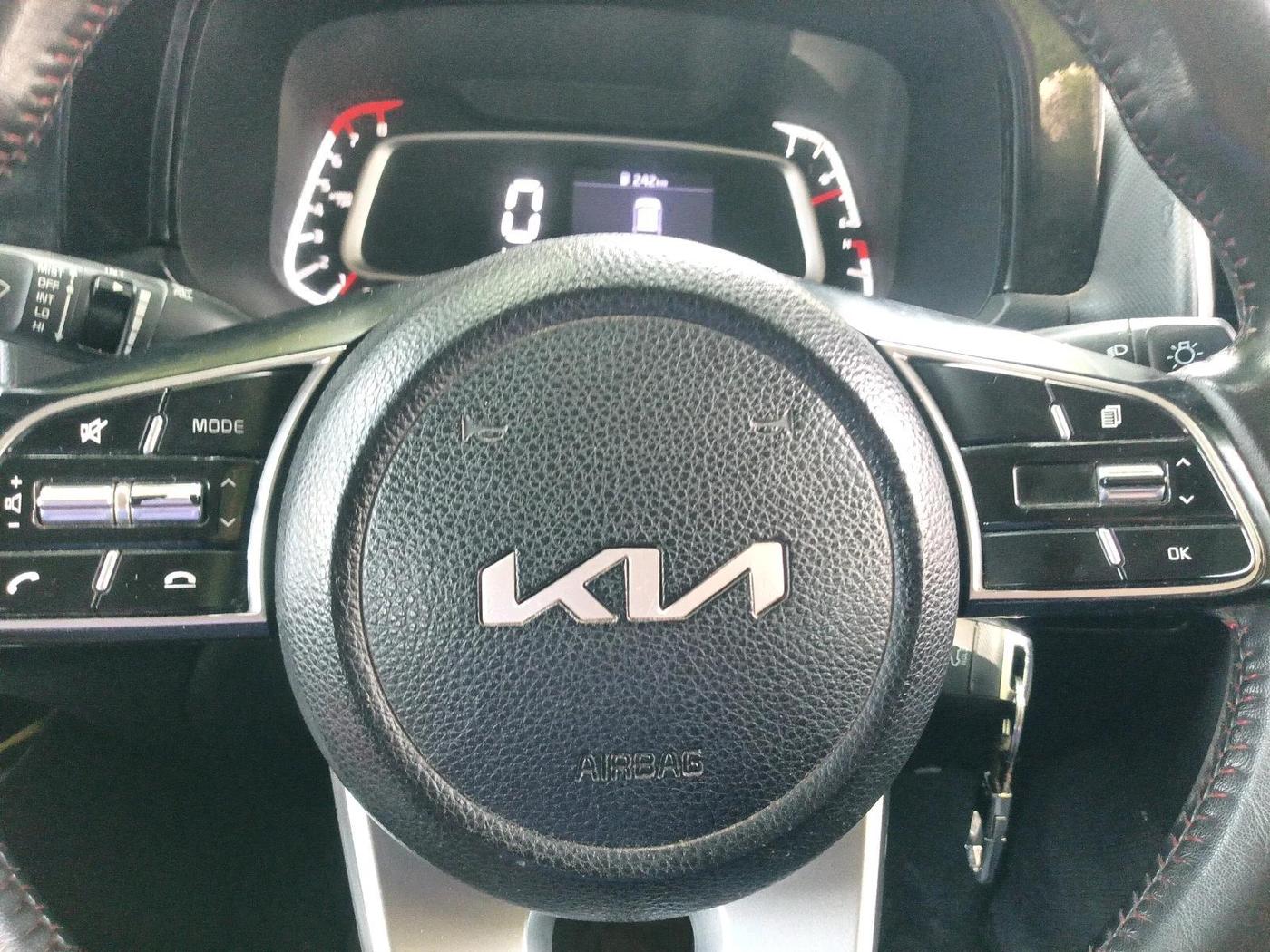 2022 KIA SONET HTK 1.2, Petrol, Manual, 93,600 km, interior