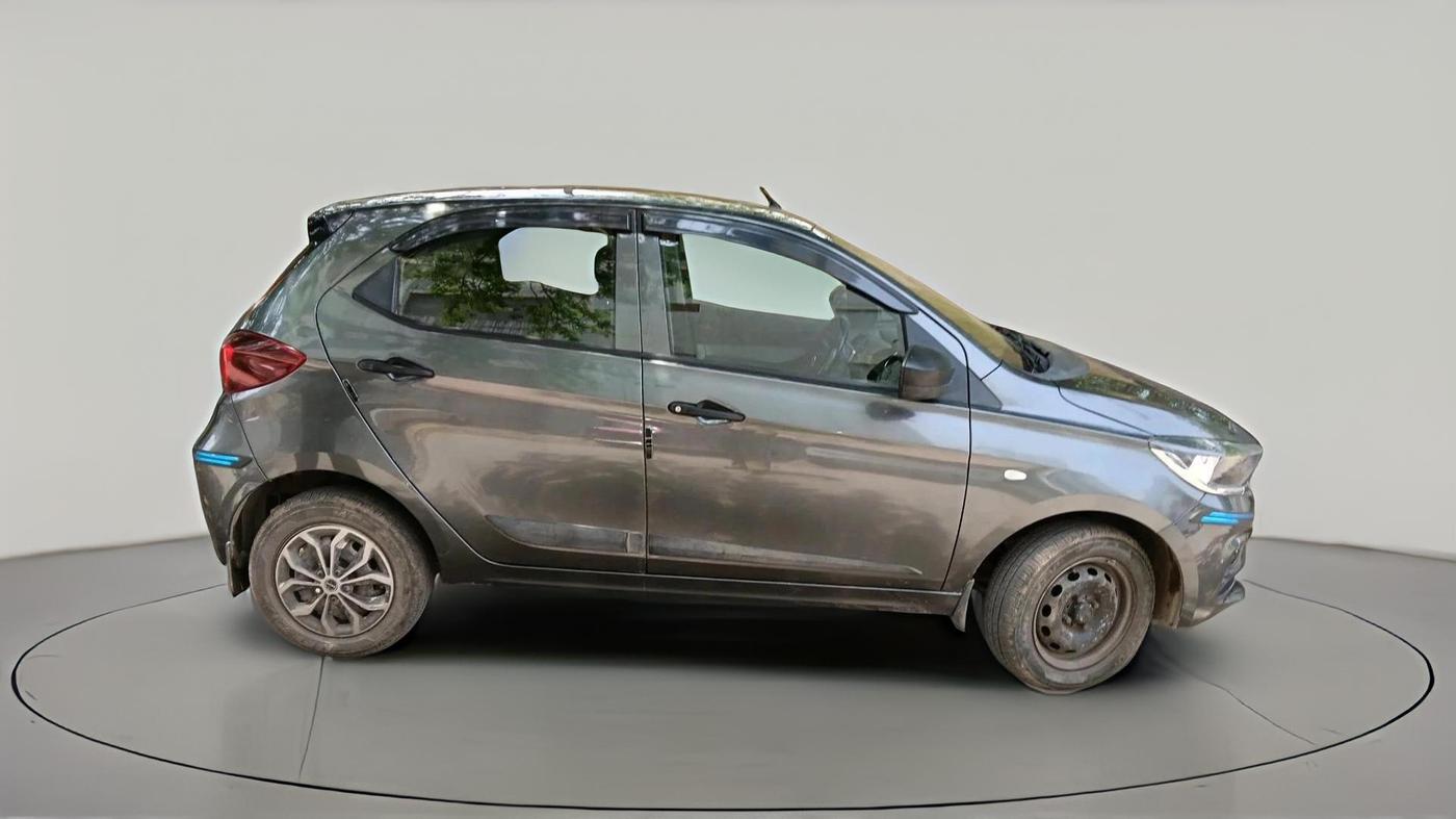 2024 Tata Tiago XE CNG, CNG, Manual, 46,871 km, exterior