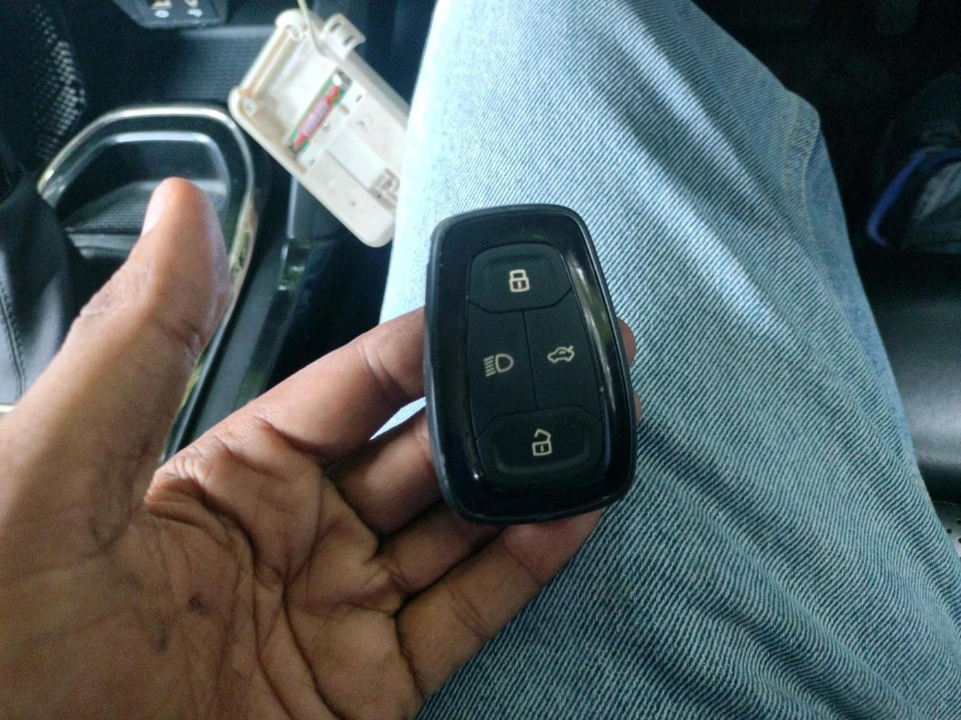 2022 Tata Safari XTA PLUS, Diesel, Automatic, 81,222 km, interior