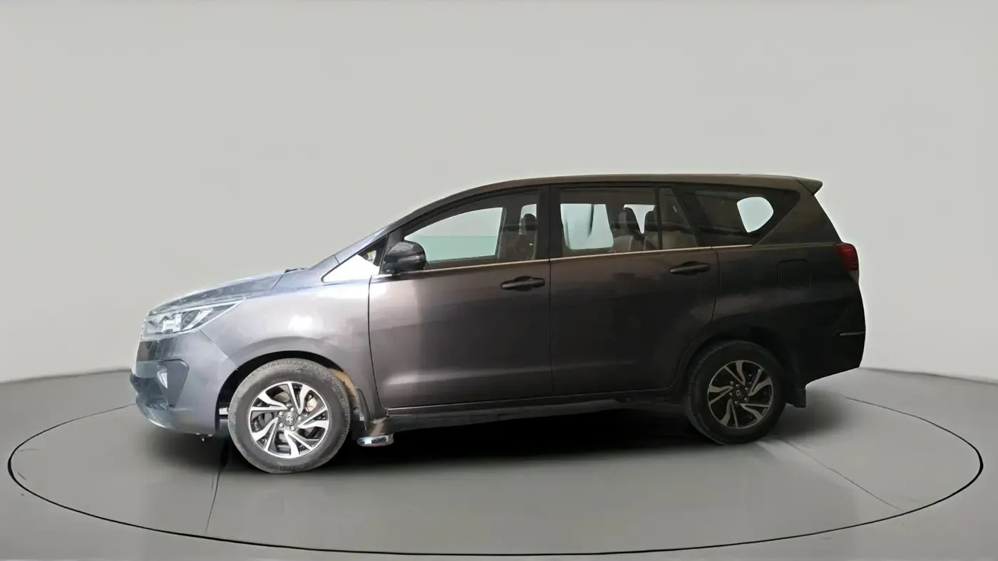 2022 Toyota Innova Crysta 2.7 GX AT 7 STR, Petrol, Automatic, 30,145 km, exterior