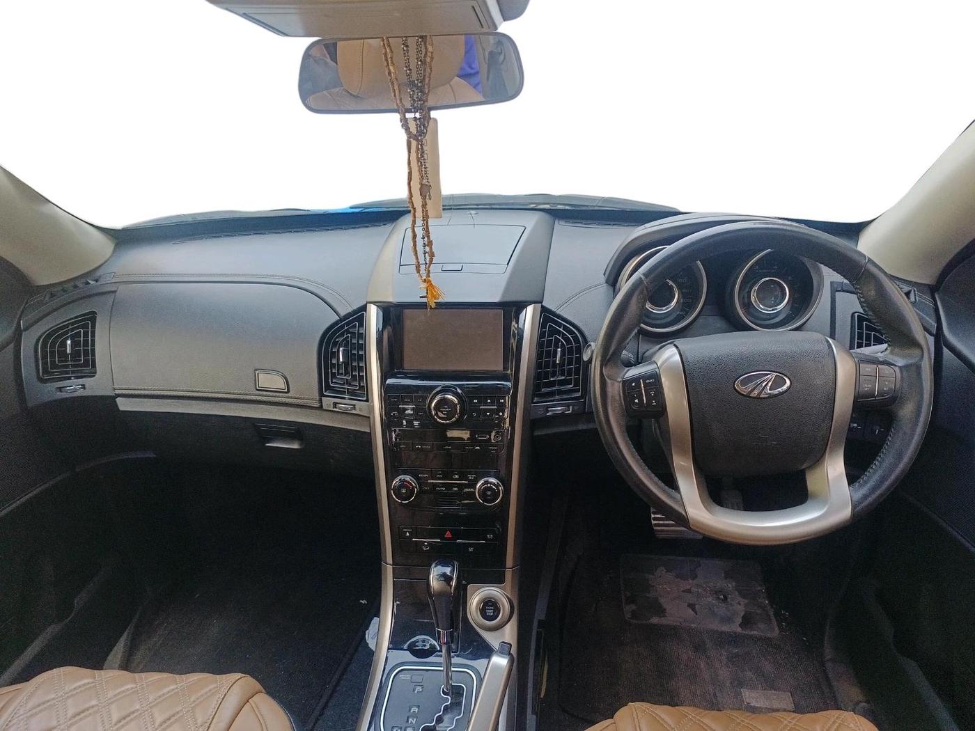 2018 Mahindra XUV500 W11 AT, Diesel, Automatic, 95,924 km, interior