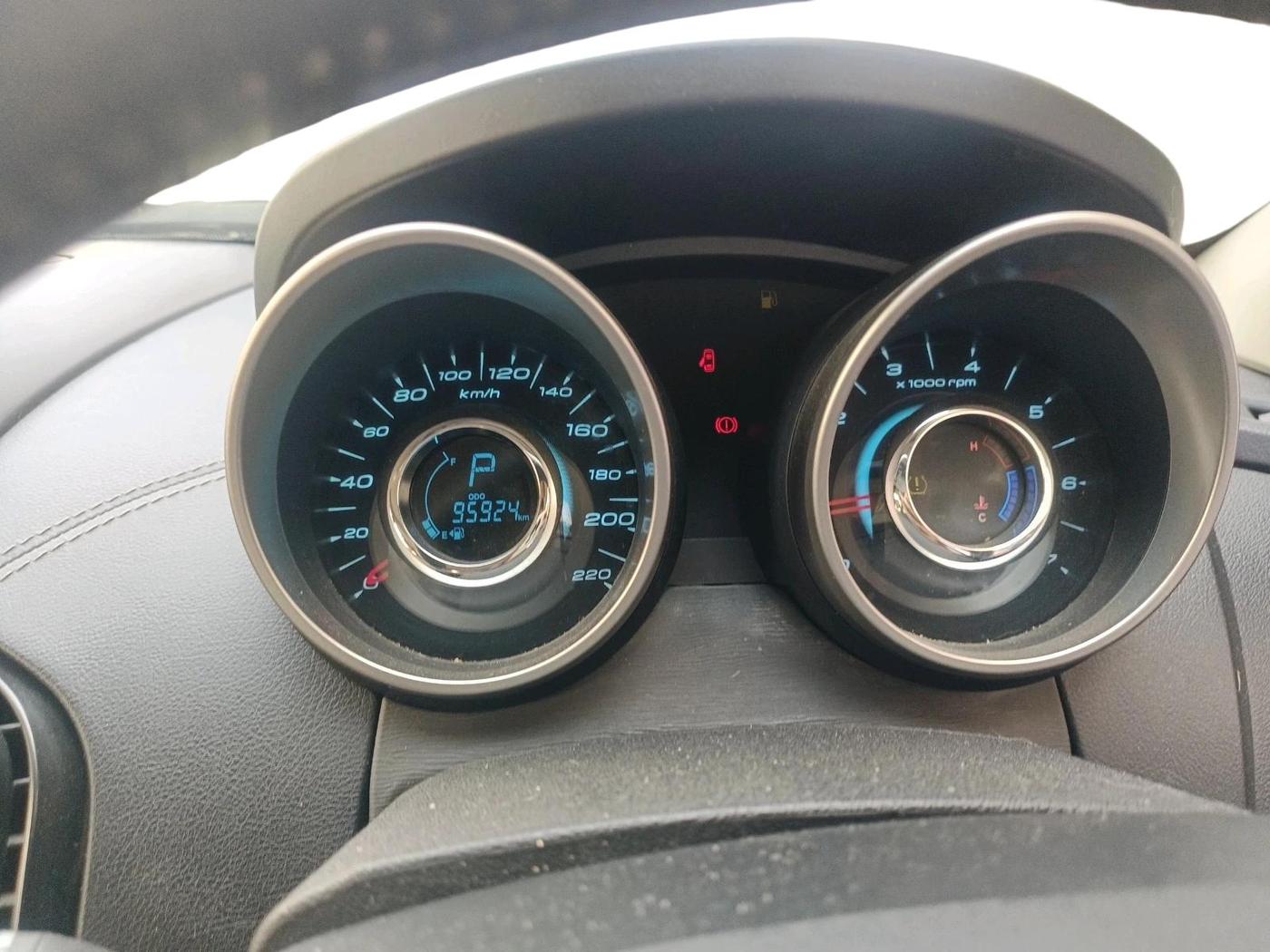 2018 Mahindra XUV500 W11 AT, Diesel, Automatic, 95,924 km, interior