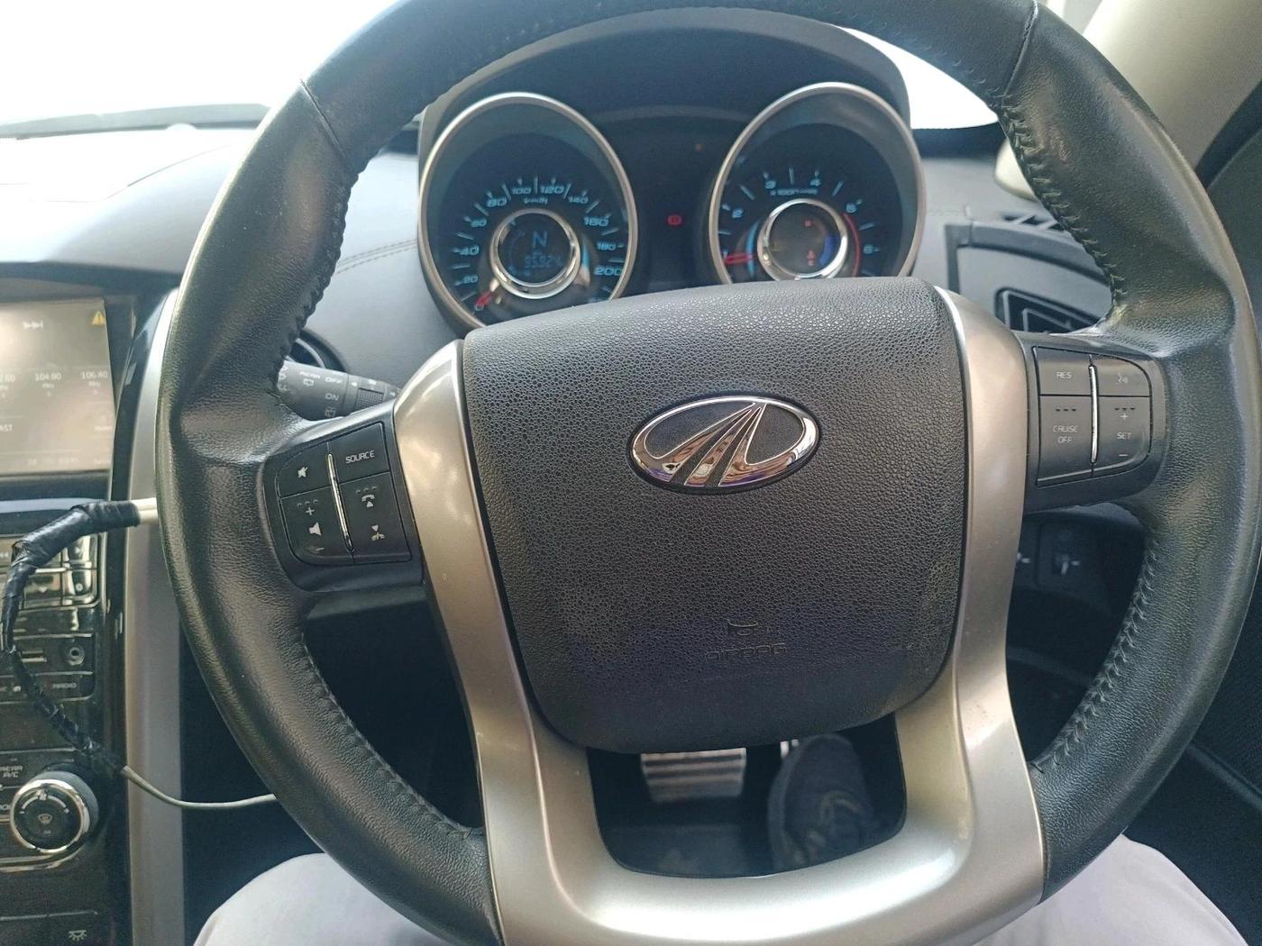 2018 Mahindra XUV500 W11 AT, Diesel, Automatic, 95,924 km, interior