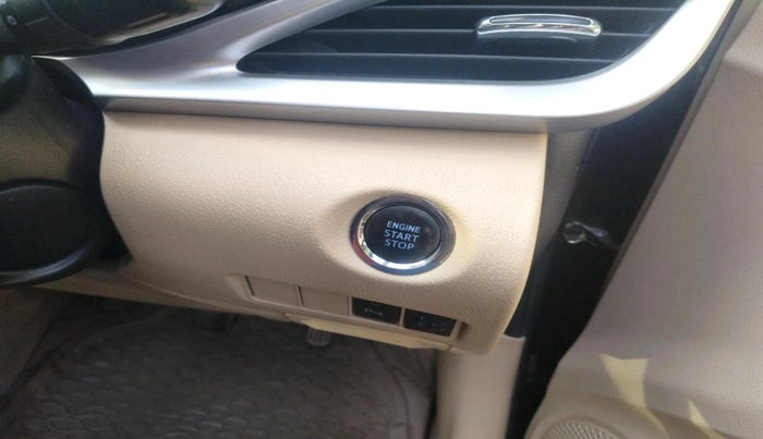 2018 Toyota YARIS G MT, Petrol, Manual, 1,18,962 km, interior