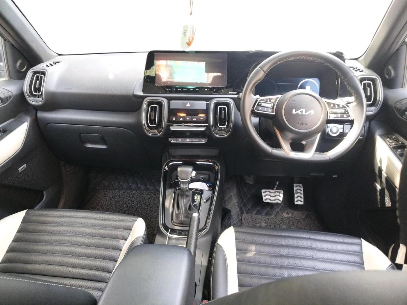 2024 KIA SONET GTX PLUS 1.0 TURBO PETROL DCT, Petrol, Automatic, 28,872 km, interior