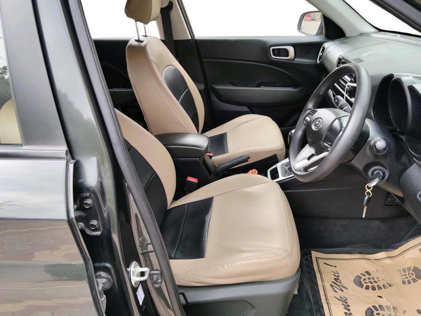2020 Hyundai VENUE S 1.2, Petrol, Manual, 42,944 km, interior