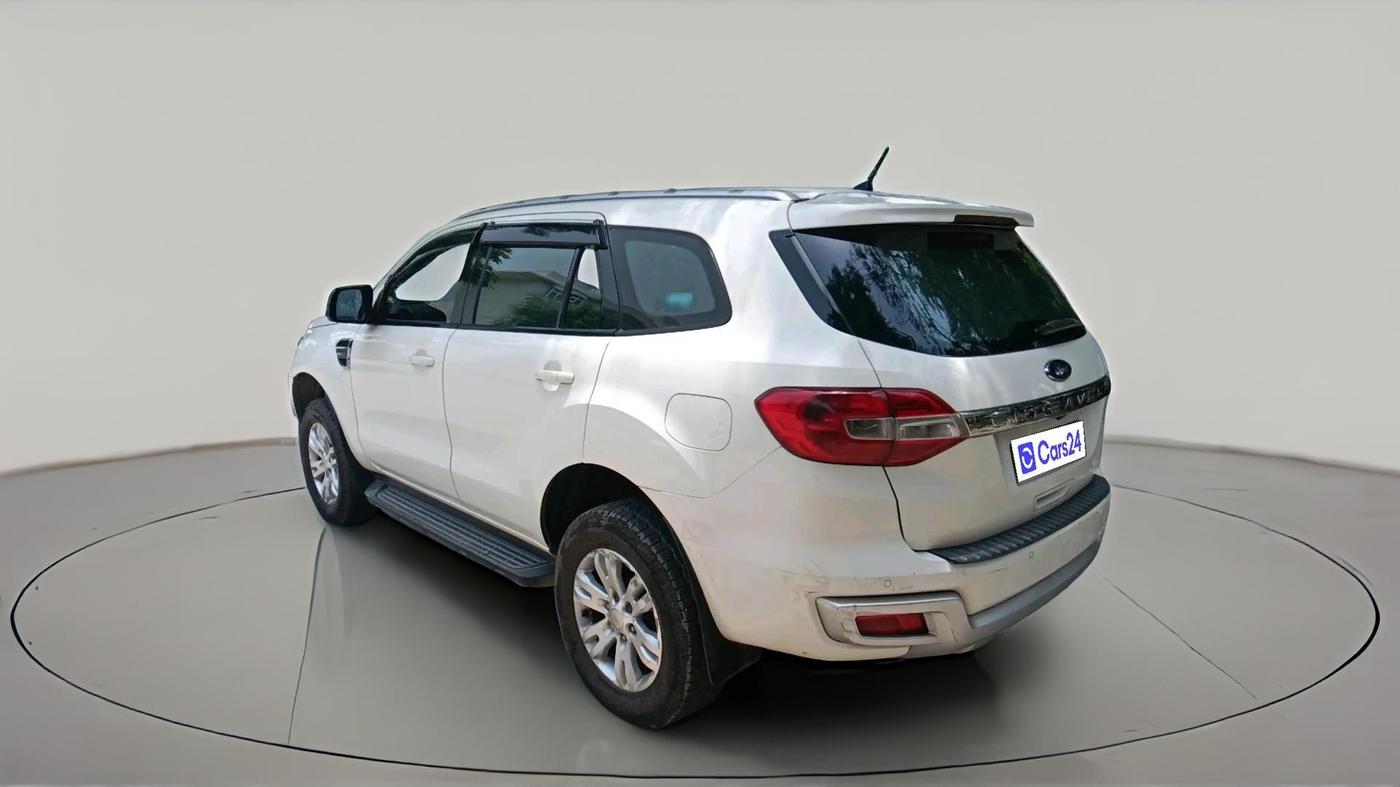 2016 Ford Endeavour TREND 2.2 4X2 AT, Diesel, Automatic, 90,936 km, exterior