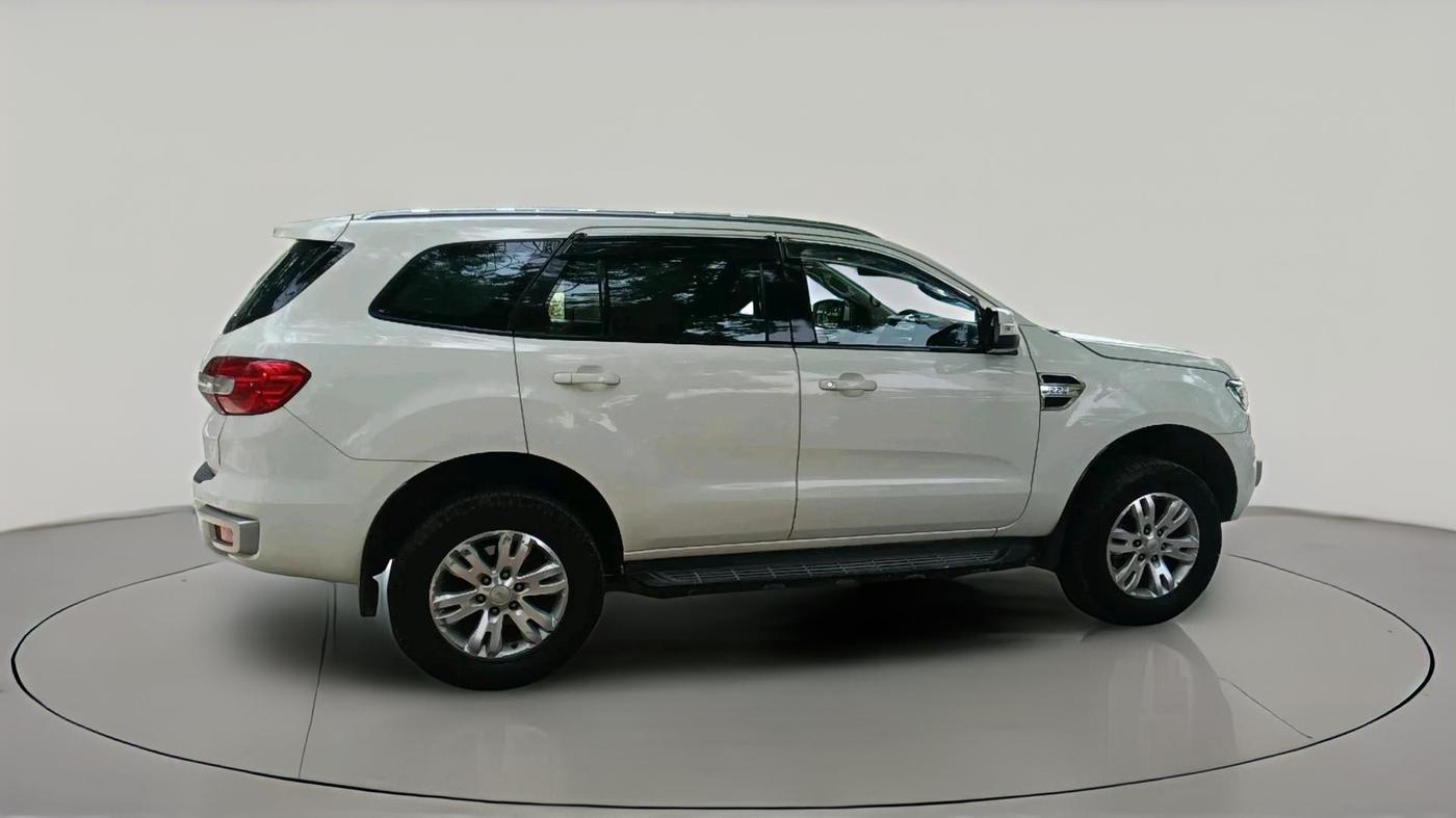 2016 Ford Endeavour TREND 2.2 4X2 AT, Diesel, Automatic, 90,936 km, exterior