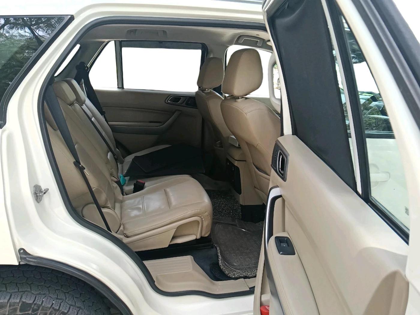 2016 Ford Endeavour TREND 2.2 4X2 AT, Diesel, Automatic, 90,936 km, interior