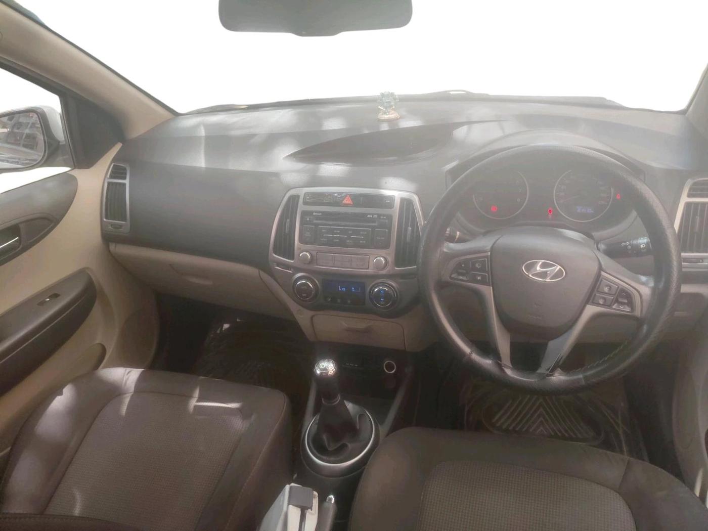 2013 Hyundai i20 SPORTZ 1.2, Petrol, Manual, 81,410 km, interior