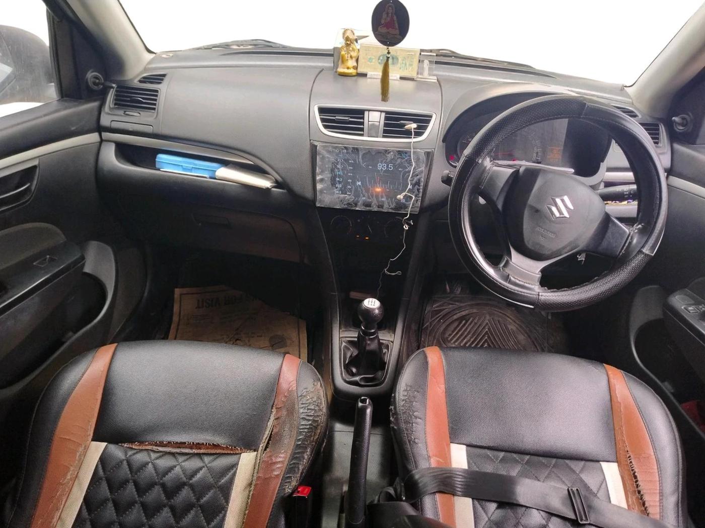2017 Maruti Swift LXI (O), CNG, Manual, 93,792 km, interior