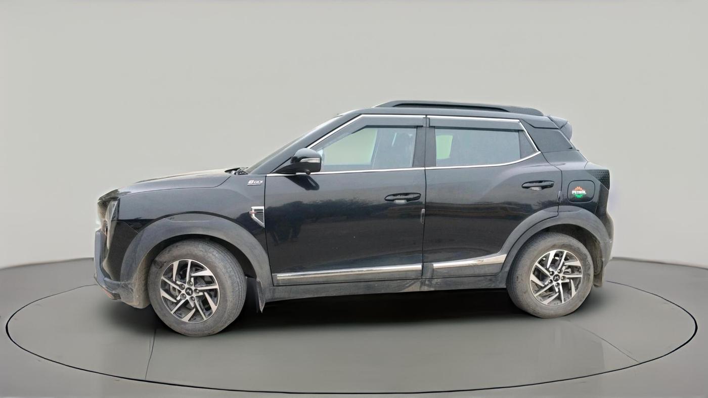 2024 Mahindra XUV 3XO AX5L 1.2 TGDi AT, Petrol, Automatic, 45,584 km, exterior
