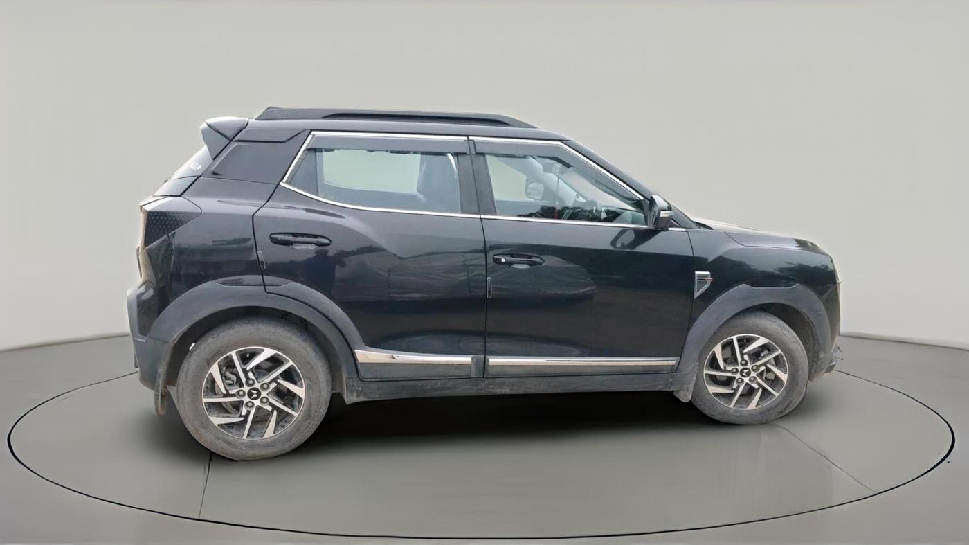 2024 Mahindra XUV 3XO AX5L 1.2 TGDi AT, Petrol, Automatic, 45,584 km, exterior