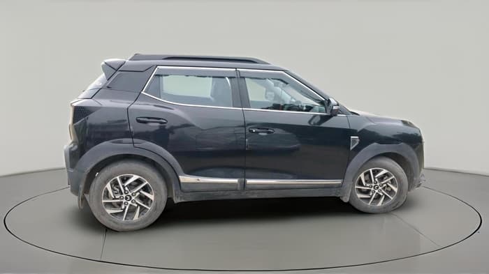 2024 Mahindra XUV 3XO AX5L 1.2 TGDi AT, Petrol, Automatic, 45,584 km, exterior