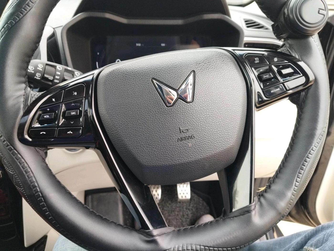 2024 Mahindra XUV 3XO AX5L 1.2 TGDi AT, Petrol, Automatic, 45,584 km, interior