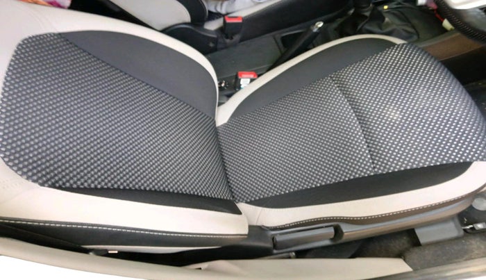 2020 Renault TRIBER RXZ AMT, Petrol, Automatic, 27,440 km, interior