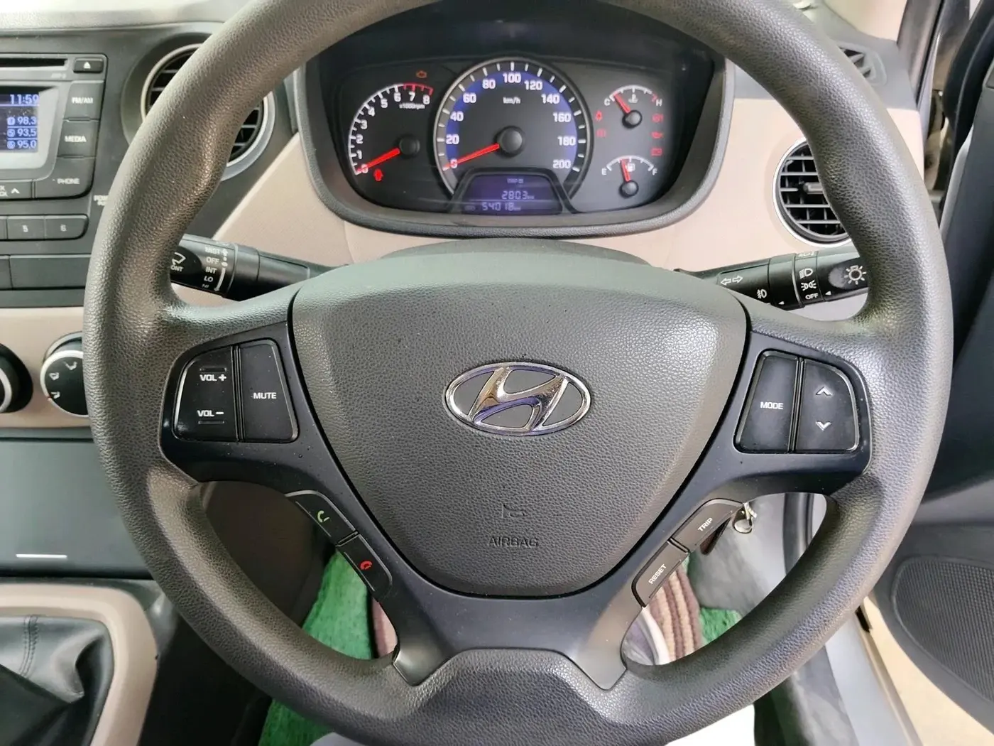 2015 Hyundai Xcent SX 1.2, Petrol, Manual, 54,018 km, interior