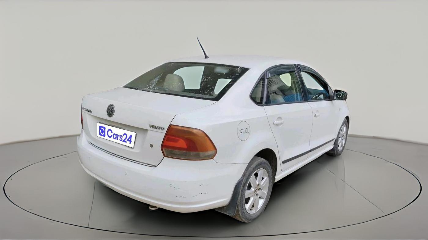 2012 Volkswagen Vento HIGHLINE 1.6 MPI, Petrol, Manual, 1,63,339 km, exterior