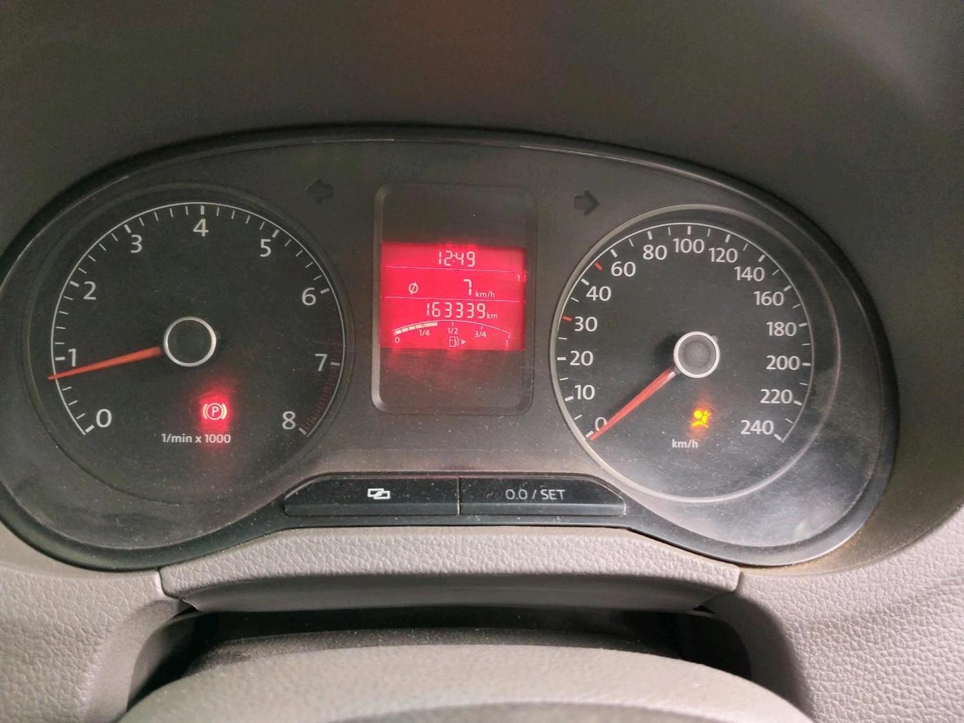 2012 Volkswagen Vento HIGHLINE 1.6 MPI, Petrol, Manual, 1,63,339 km, interior