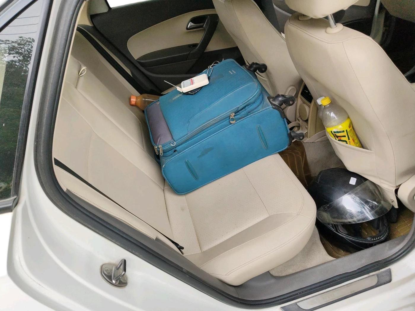 2012 Volkswagen Vento HIGHLINE 1.6 MPI, Petrol, Manual, 1,63,339 km, interior