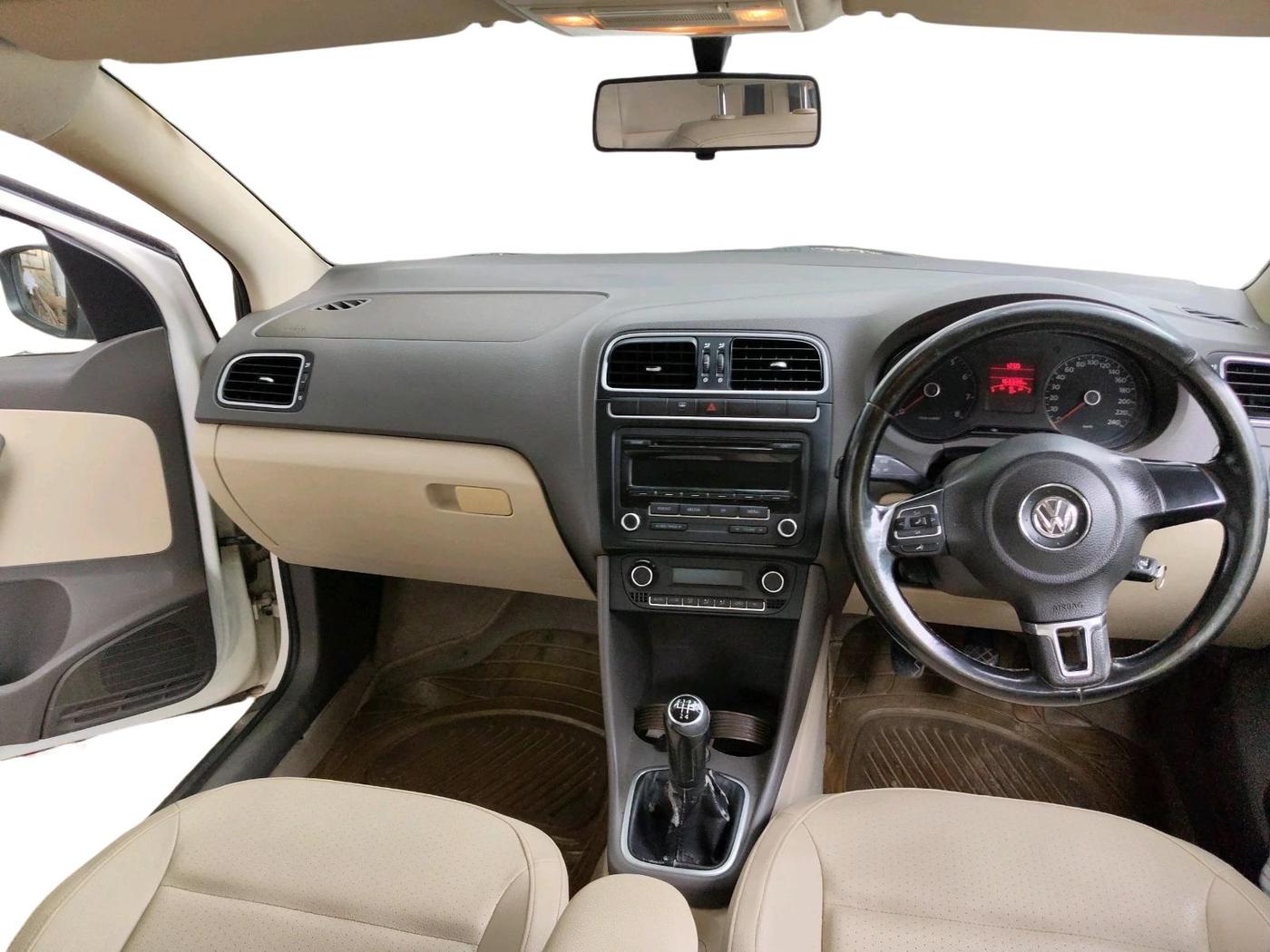 2012 Volkswagen Vento HIGHLINE 1.6 MPI, Petrol, Manual, 1,63,339 km, interior