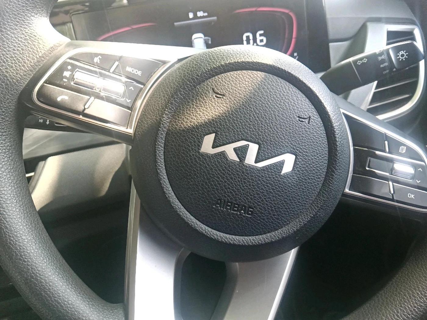 2025 KIA SELTOS HTE (O)1.5 Petrol MT, Petrol, Manual, 10,279 km, interior