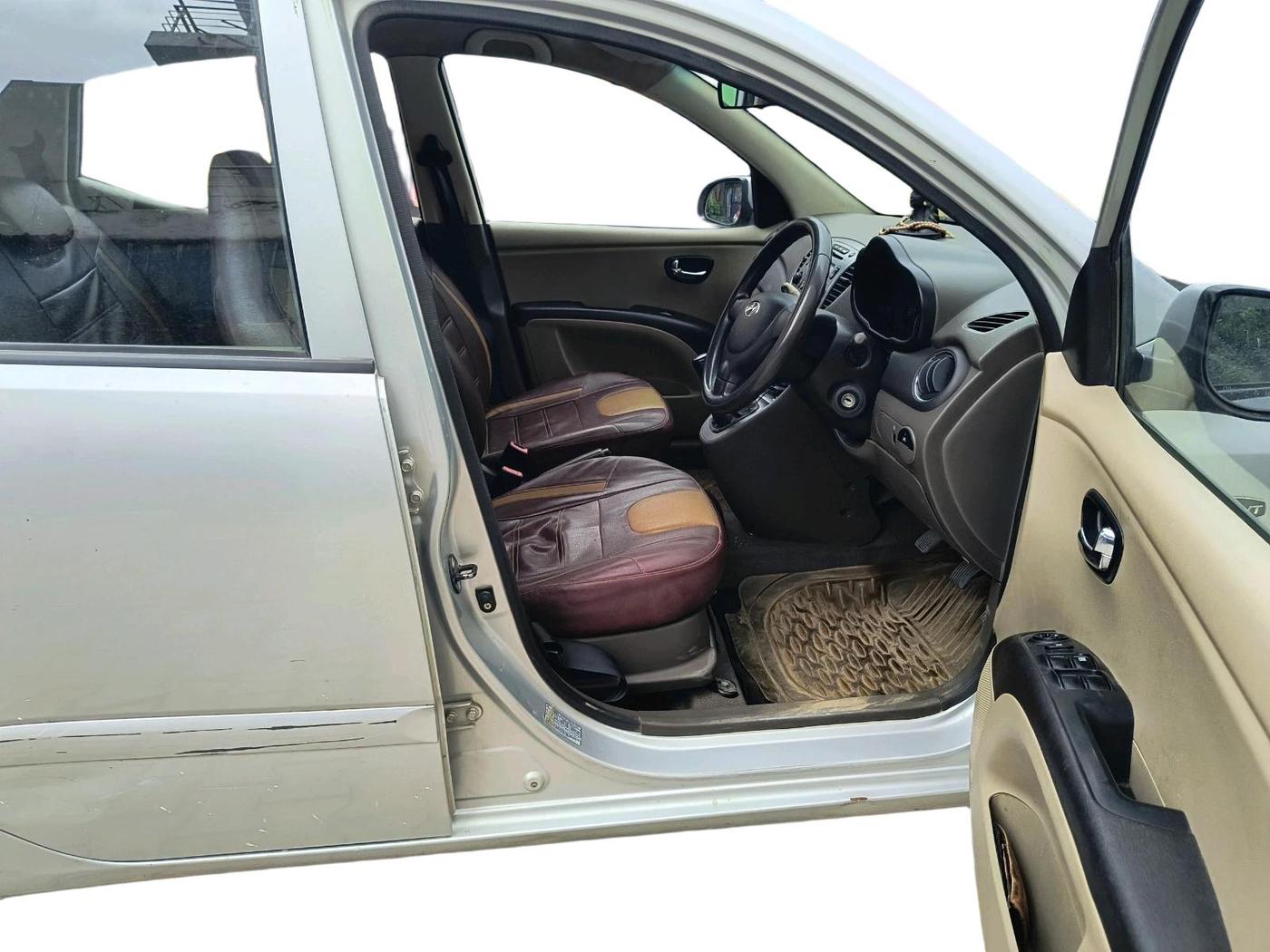 2011 Hyundai i10 SPORTZ 1.2, Petrol, Manual, 1,37,016 km, interior