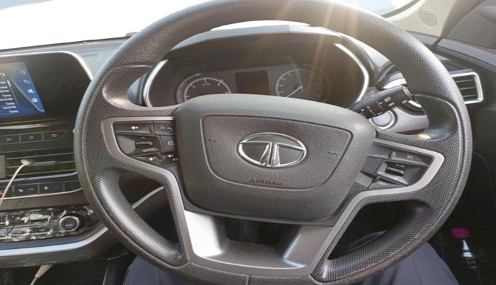 2021 Tata Harrier XT 2.0L KRYOTEC, Diesel, Manual, 79,592 km, interior