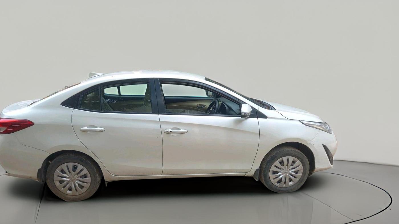 2018 Toyota YARIS G CVT, Petrol, Automatic, 1,02,983 km, exterior