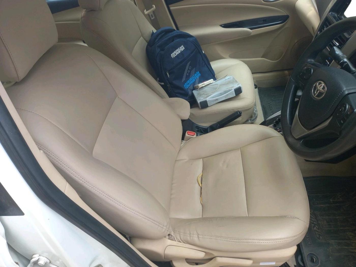 2018 Toyota YARIS G CVT, Petrol, Automatic, 1,02,983 km, interior
