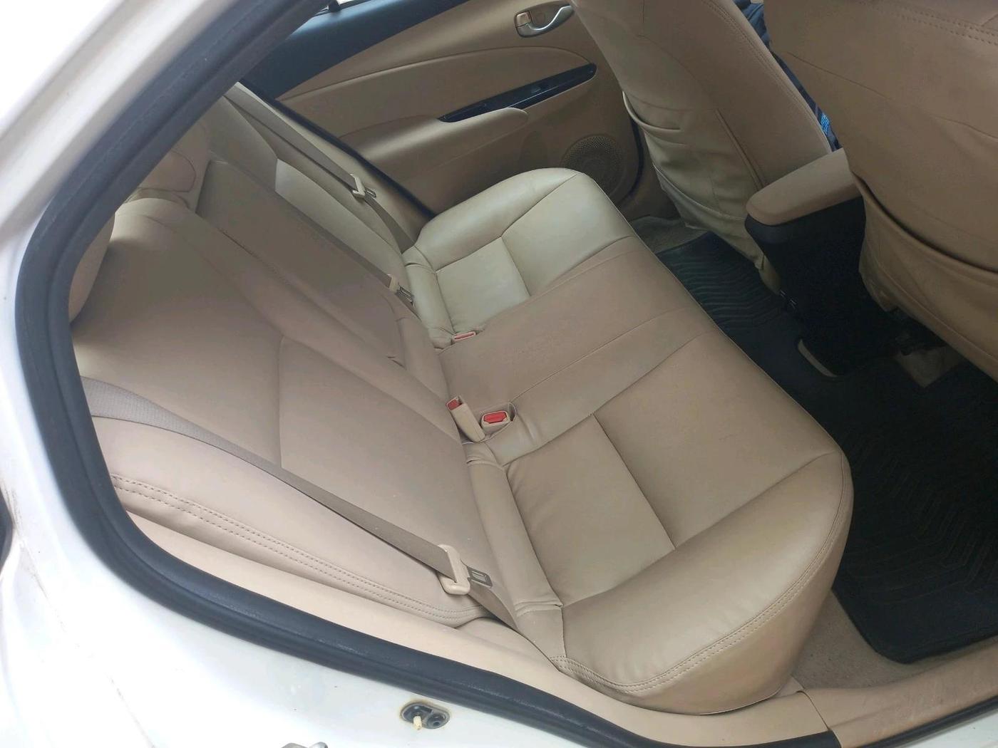 2018 Toyota YARIS G CVT, Petrol, Automatic, 1,02,983 km, interior