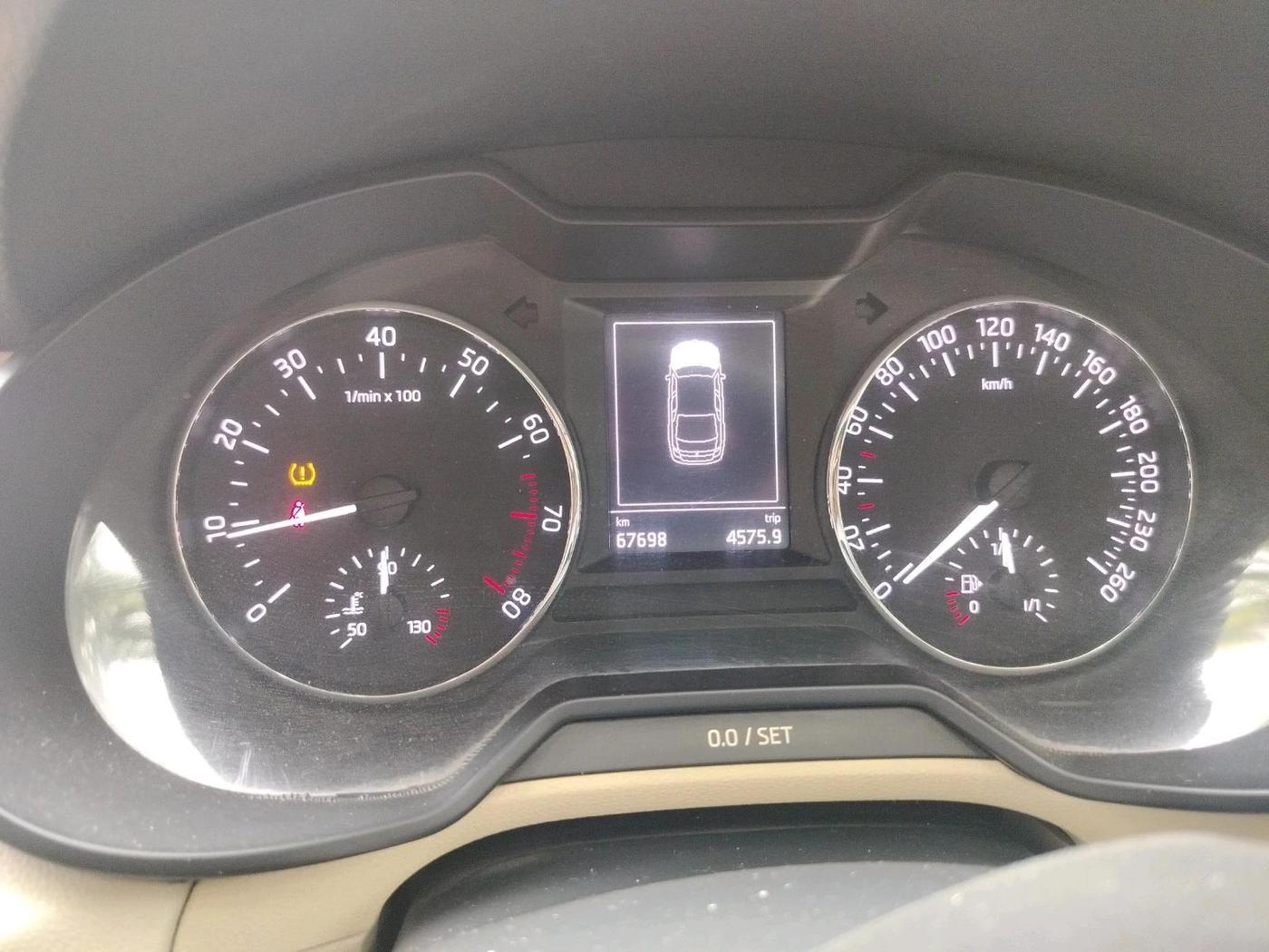 2016 Skoda Octavia STYLE PLUS AT 1.8 TSI, Petrol, Automatic, 67,698 km, interior
