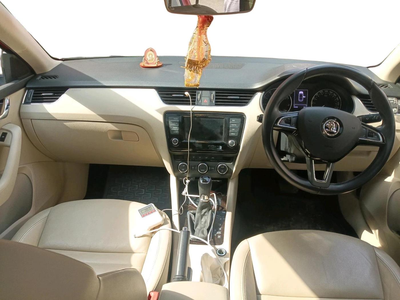 2016 Skoda Octavia STYLE PLUS AT 1.8 TSI, Petrol, Automatic, 70,442 km, interior