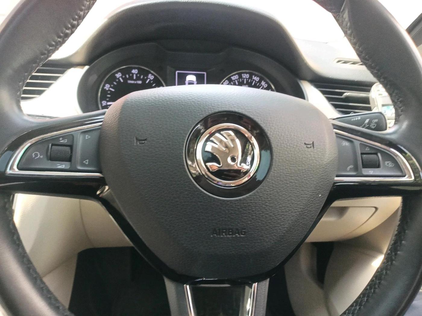 2016 Skoda Octavia STYLE PLUS AT 1.8 TSI, Petrol, Automatic, 70,442 km, interior