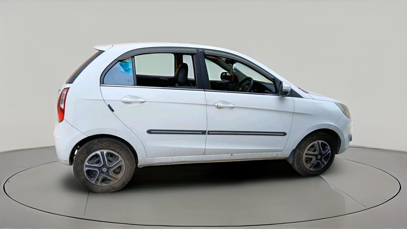 2015 Tata Bolt XMS REVOTRON, Petrol, Manual, 1,15,439 km, exterior
