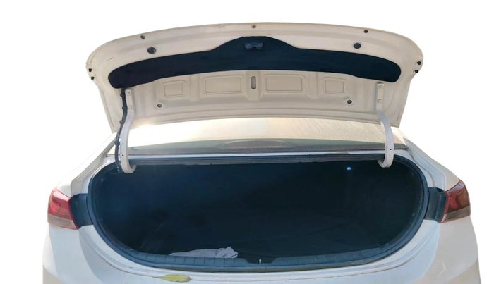 2019 Hyundai Verna 1.6 VTVT SX, Petrol, Manual, 63,313 km, exterior