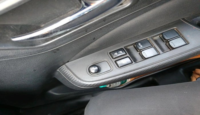 2019 Maruti Swift VXI AMT, Petrol, Automatic, 33,133 km, interior