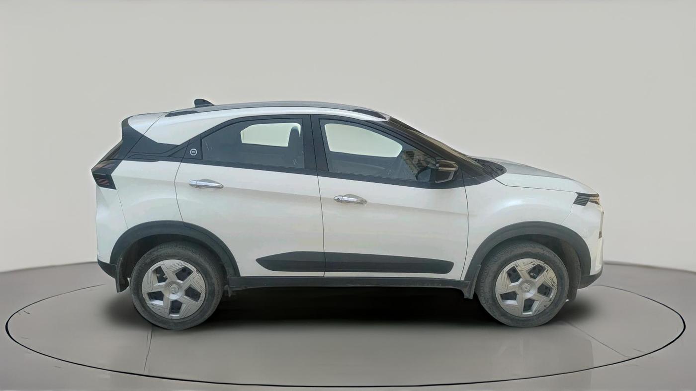 2023 Tata NEXON PURE SUNROOF 1.2 PETROL, Petrol, Manual, 40,770 km, exterior
