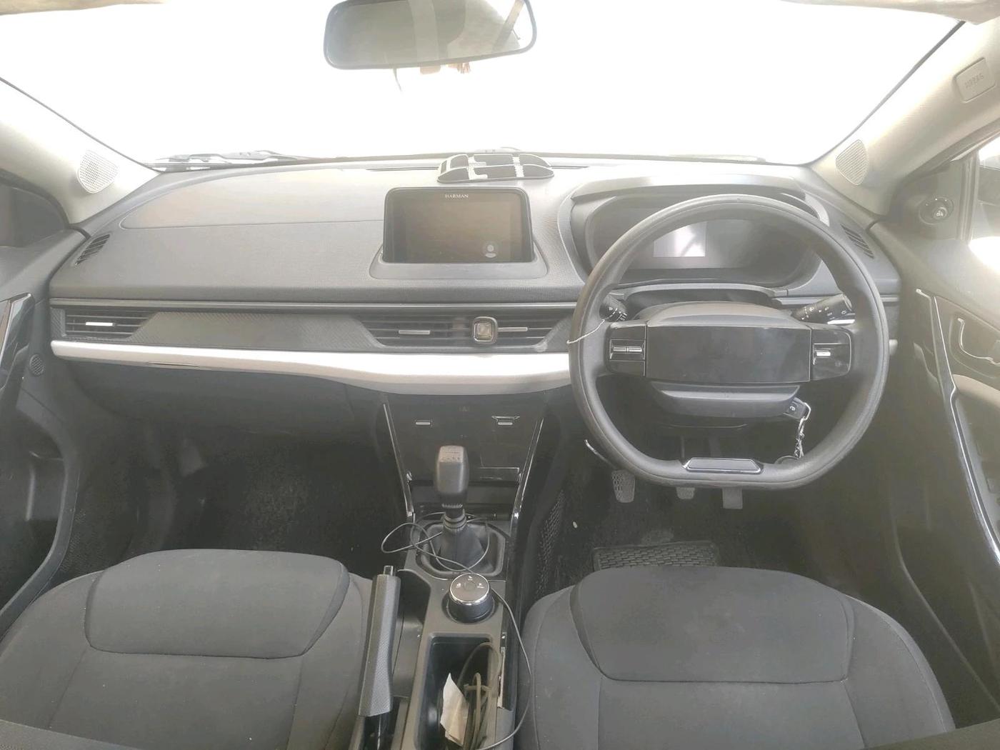 2023 Tata NEXON PURE SUNROOF 1.2 PETROL, Petrol, Manual, 40,770 km, interior
