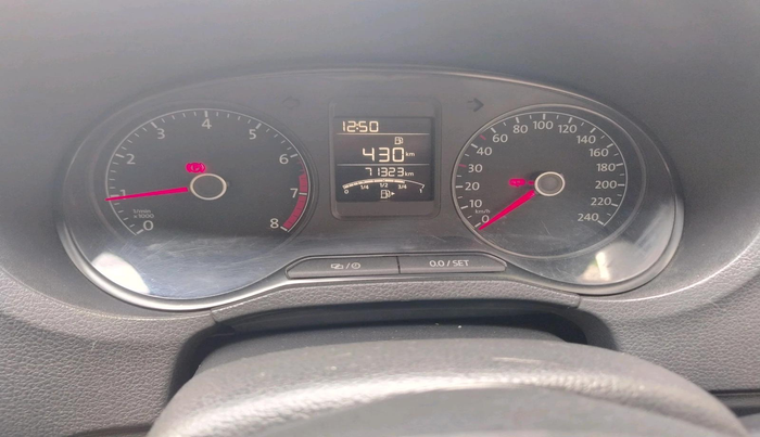 2017 Volkswagen Polo COMFORTLINE 1.2L, Petrol, Manual, 71,323 km, interior