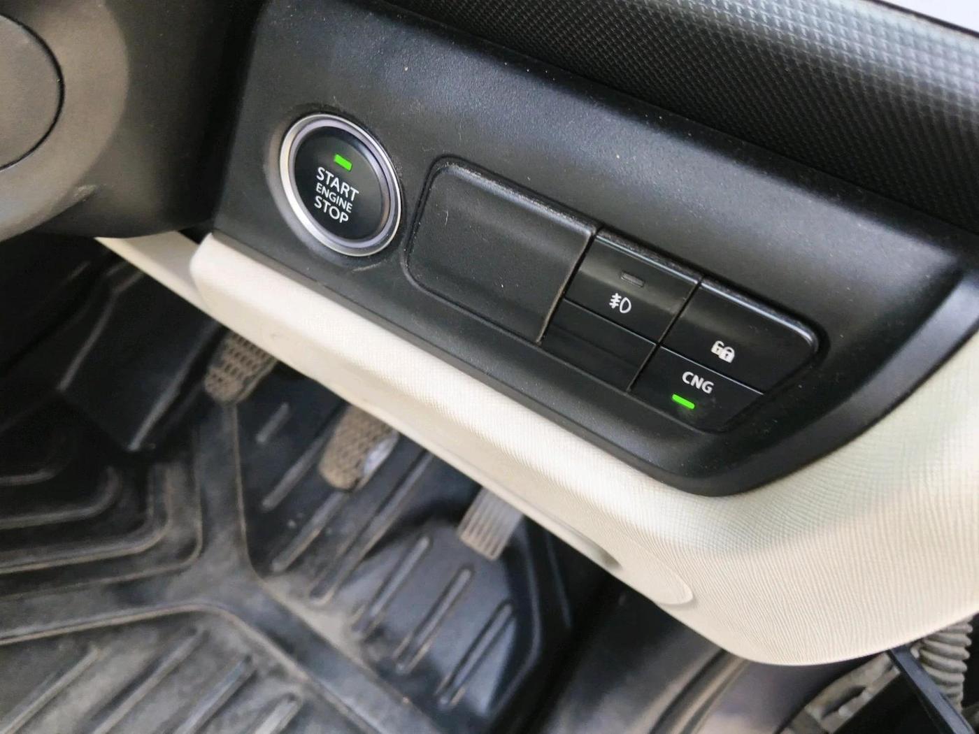 2023 Tata ALTROZ XZ CNG, CNG, Manual, 25,064 km, interior