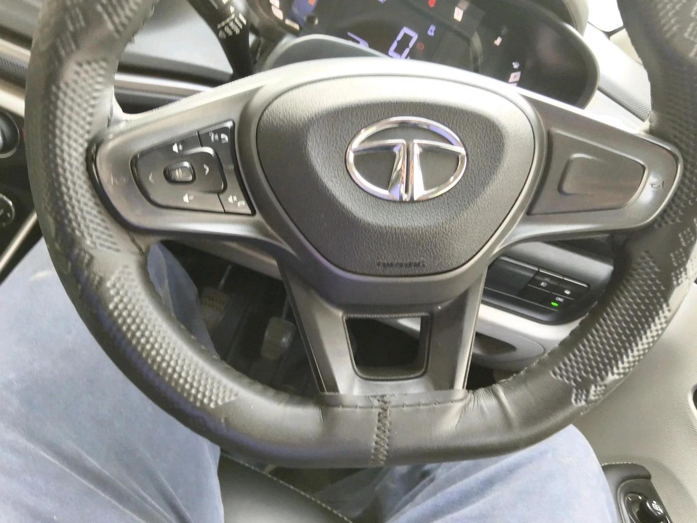 2023 Tata ALTROZ XZ CNG, CNG, Manual, 25,064 km, interior